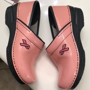 Dansko size 39 (8.5-9) Breast Cancer pink clogs